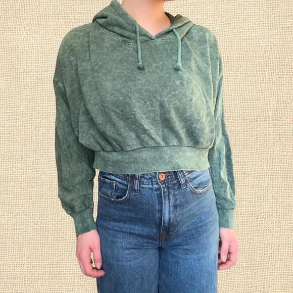 Green Marble Style Design Cropped Hoodie - Picture 2 of 3